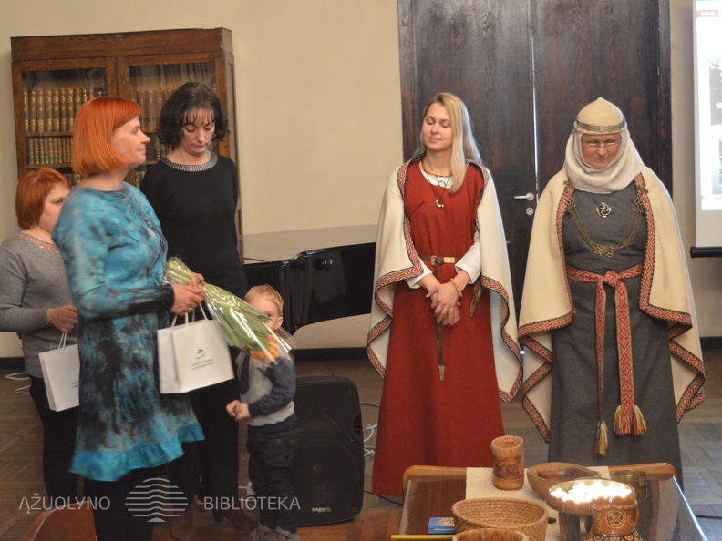 Projekto vadovė Rasa Lolita Šukevičienė dėkoja seminaro vedėjoms