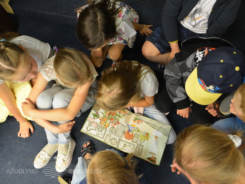 Skaitymai „Pražydęs kaktusas“ floristikos salone „Ryto rasa“